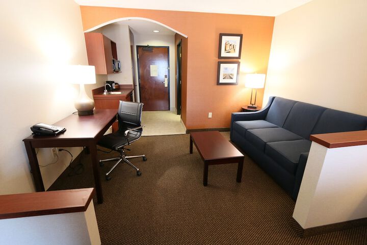 1 King Bed Accessible (7 of 16)