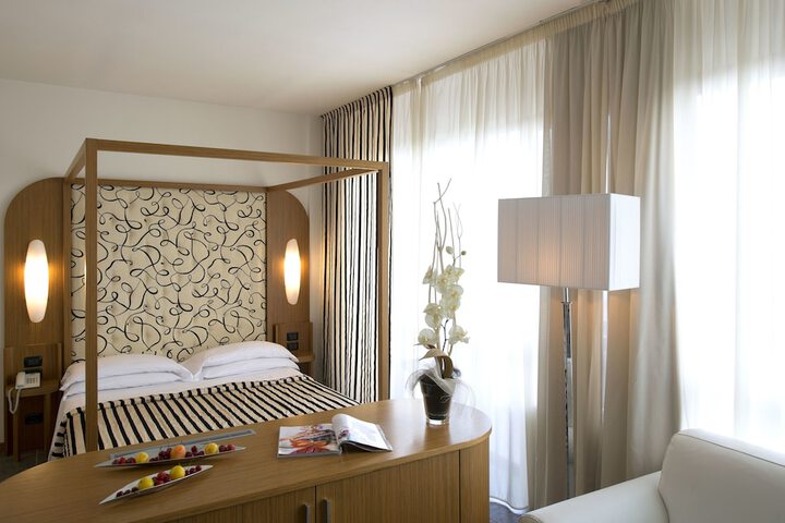 Room 5 of 47