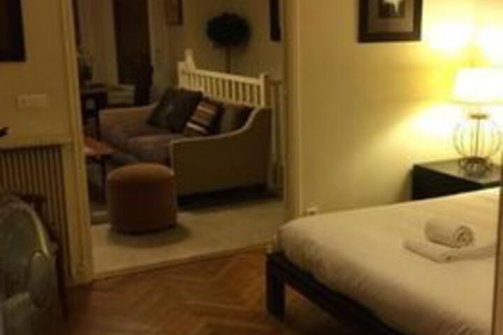 Room 15 of 33