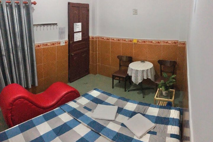 Room 3 of 12