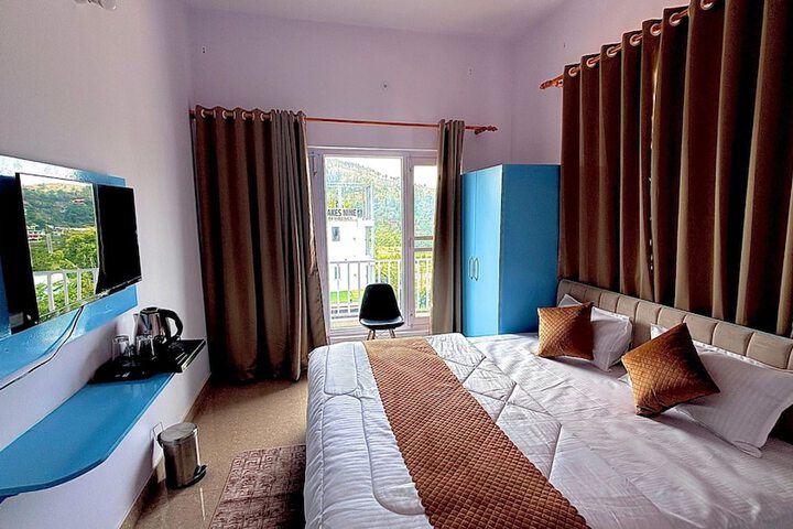 Room 5 of 27