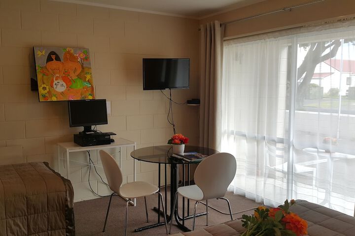 Room 16 of 62