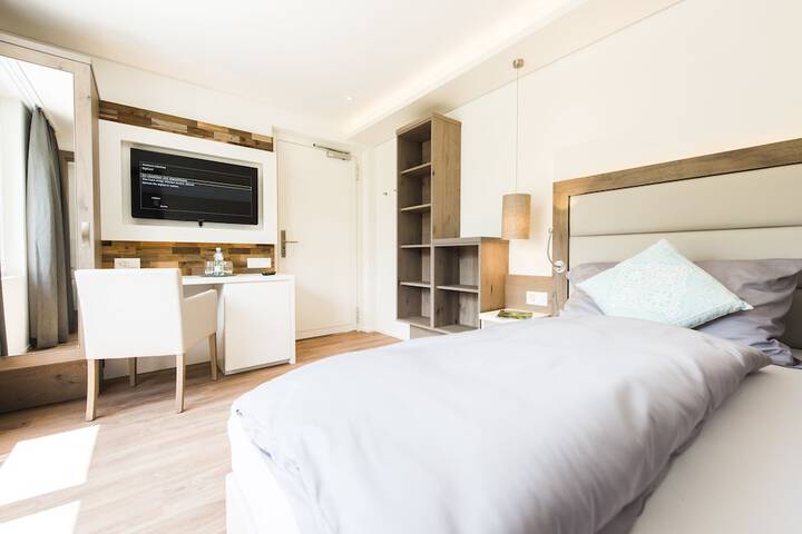 Room 20 of 37