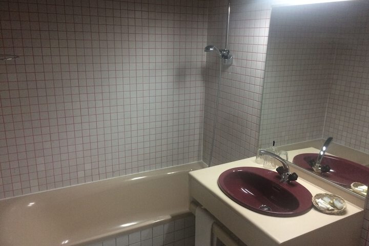 Room 32 of 41