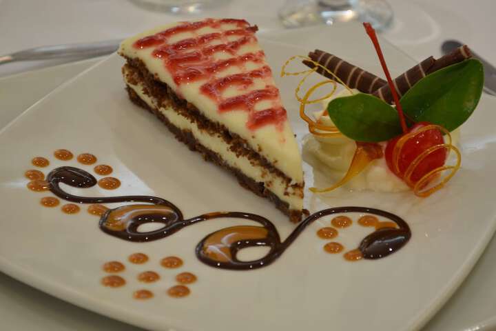 Dining 44 of 58