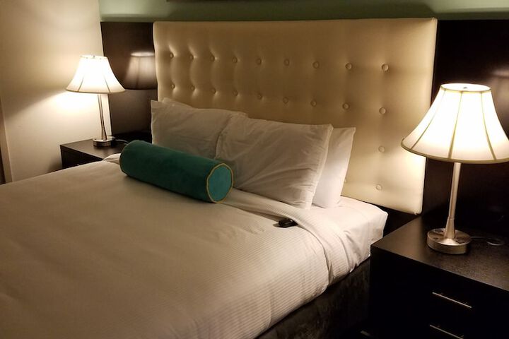 Room 15 of 190