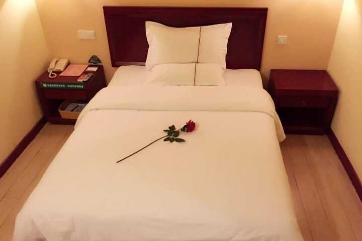 Room 5 of 35