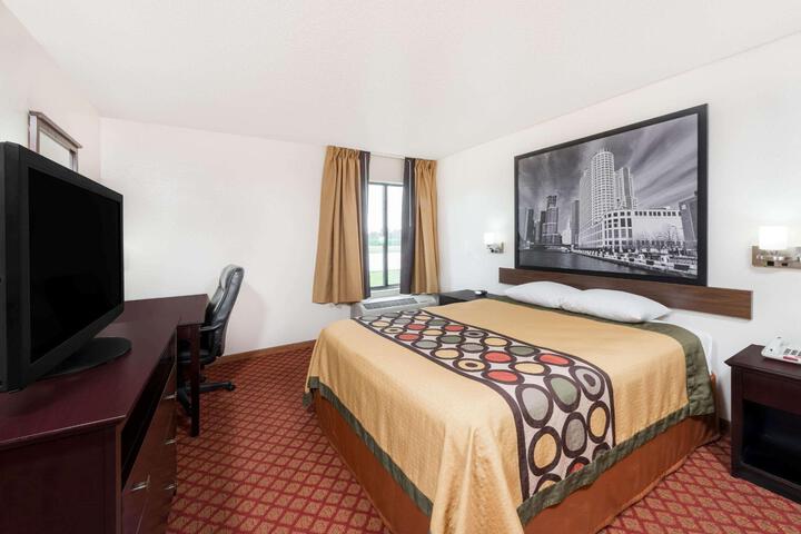 1 King Bed (6 of 9)