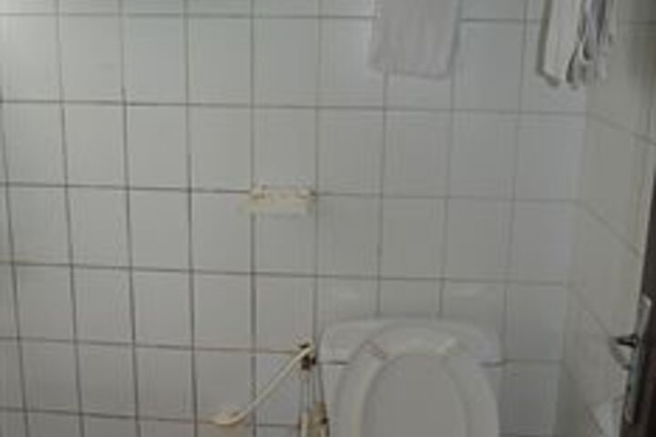 Room 5 of 30