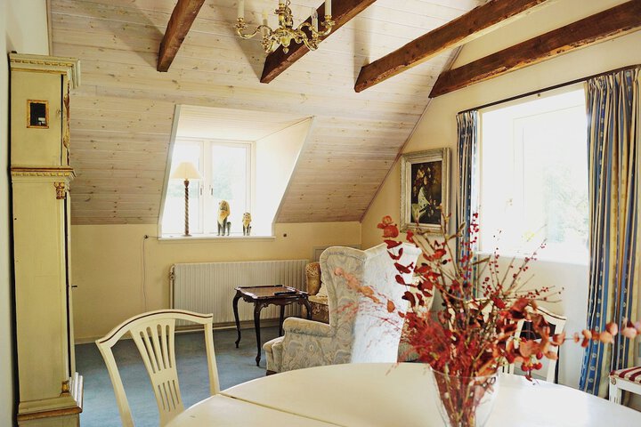 Room 16 of 49