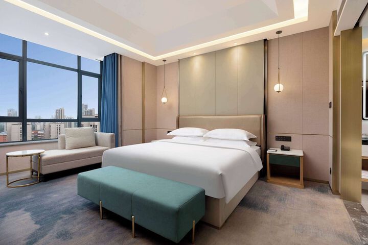 Room 5 of 18