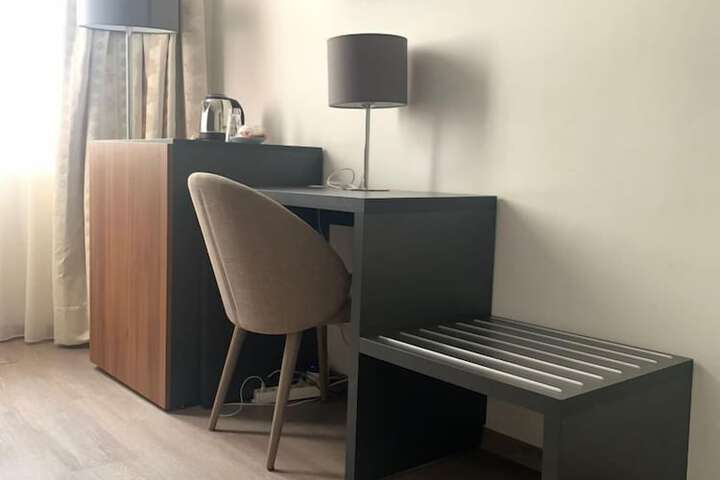 Room 12 of 32