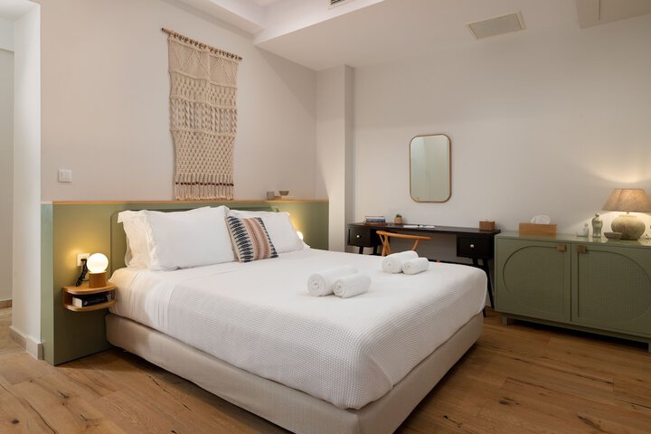 Room 10 of 40