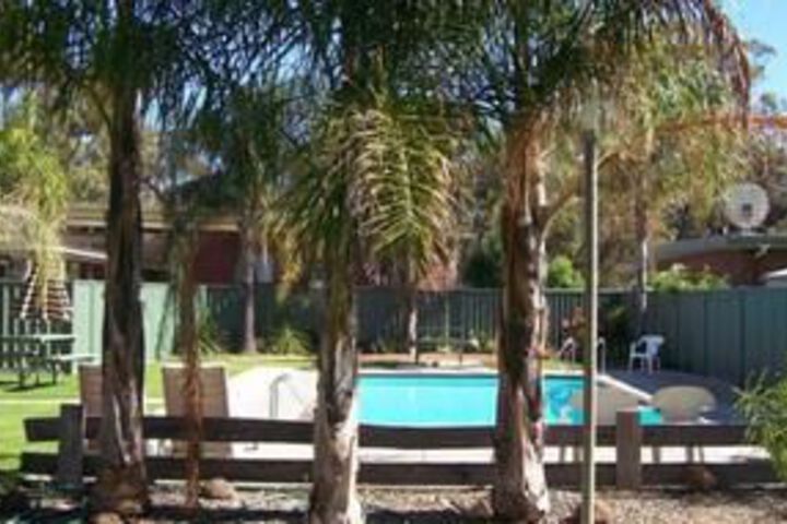 Pool 10 of 10
