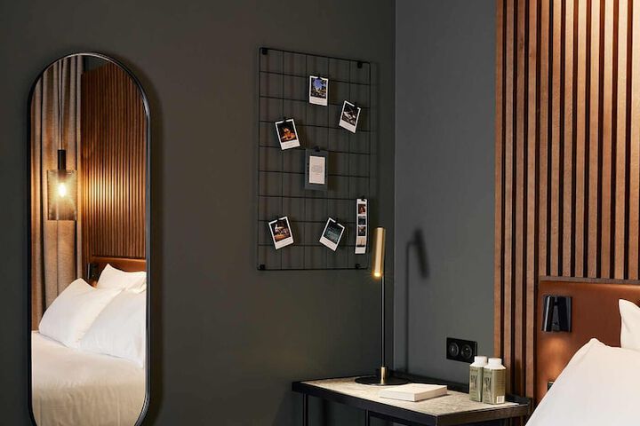 Room 13 of 40