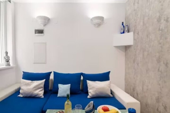 Room 41 of 77
