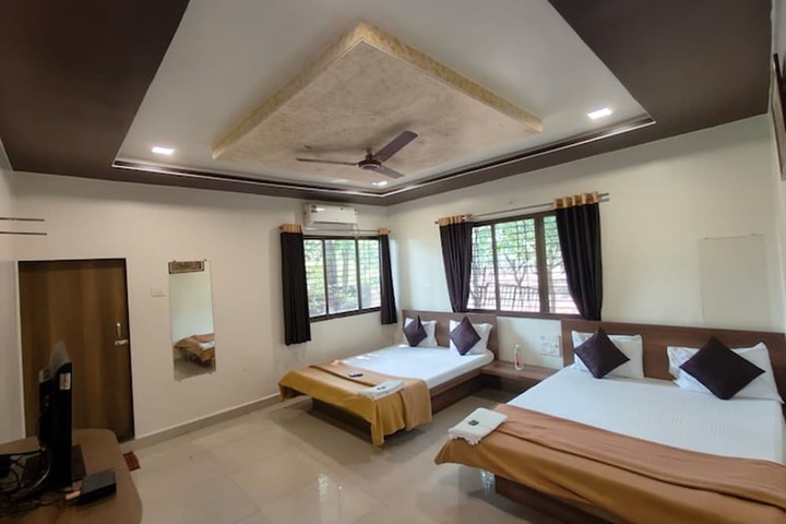 Room 3 of 31