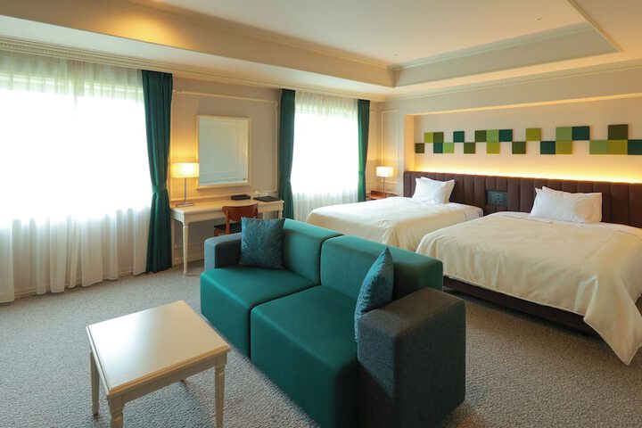 Room 8 of 27