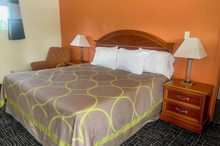 Standard | King Bed (1 of 6)