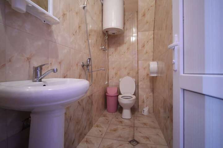 Room 14 of 46