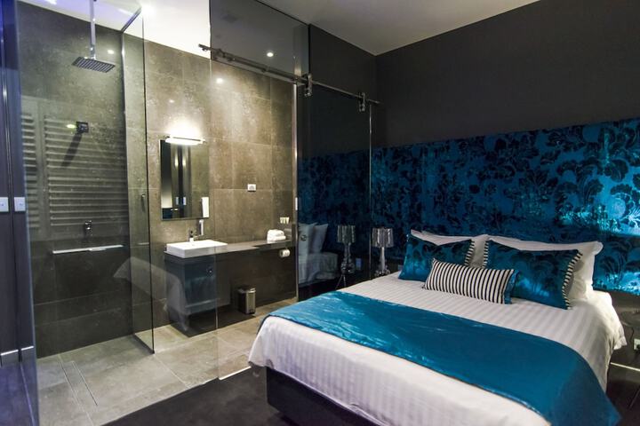 Room 4 of 56