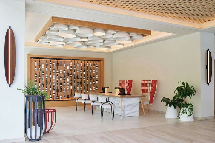 Hotel Interior 4 of 87