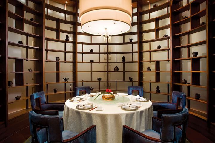 Dining 71 of 102