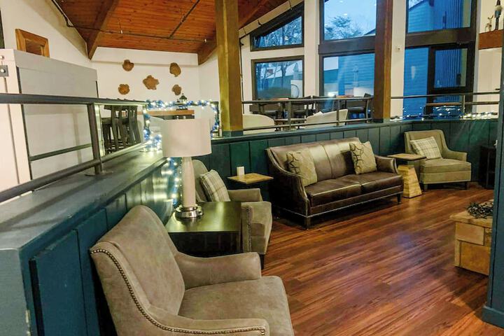 Entrance & Lobby