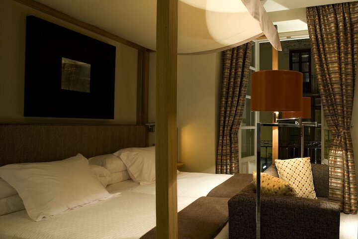 Room 3 of 39