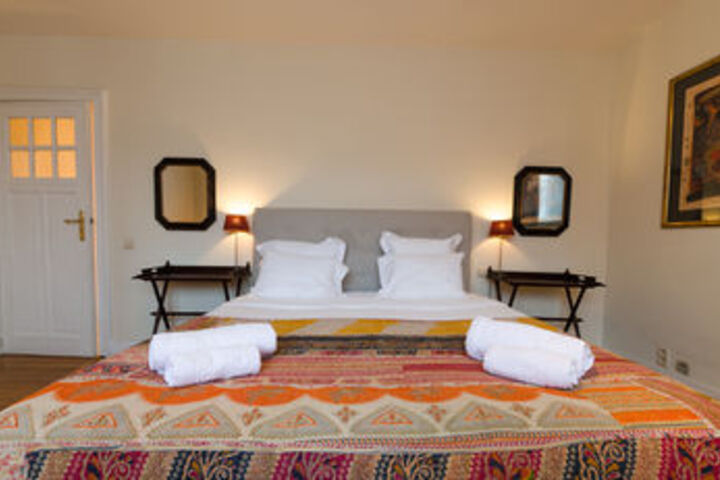 Room 7 of 27