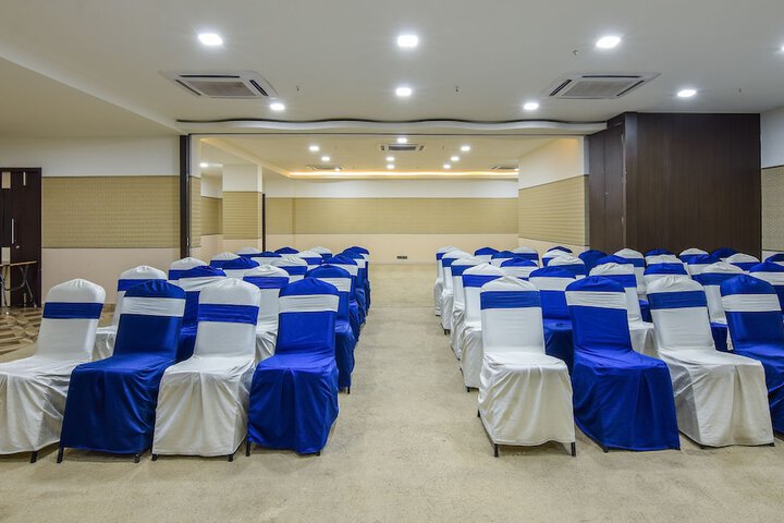 Ballroom/Hall 54 of 68