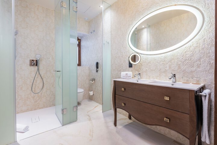 Clean Restrooms
