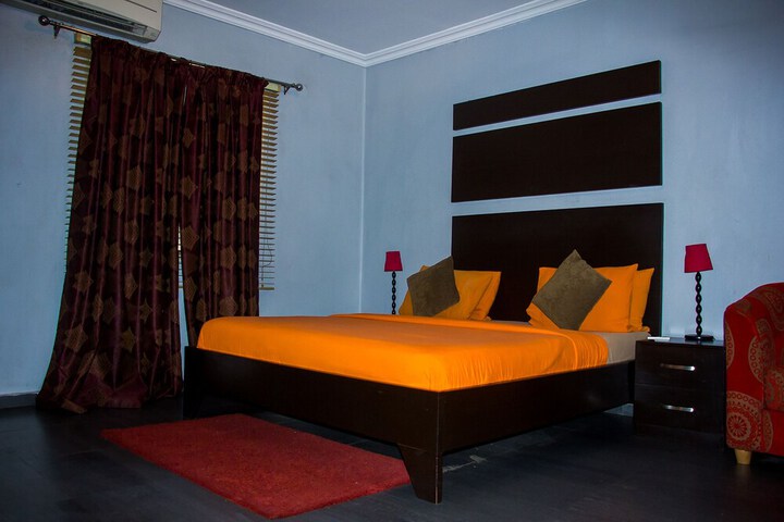 Room 17 of 39