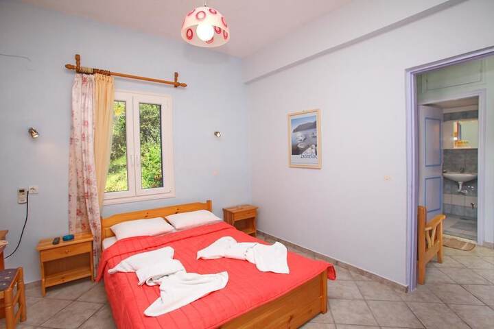 Room 3 of 9