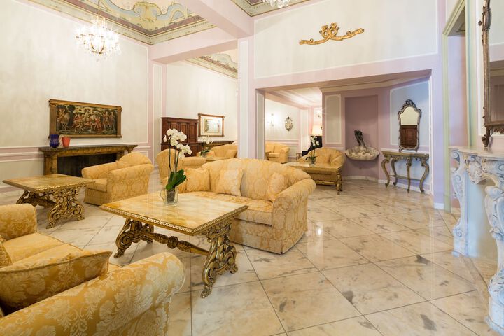 Guest Lobby