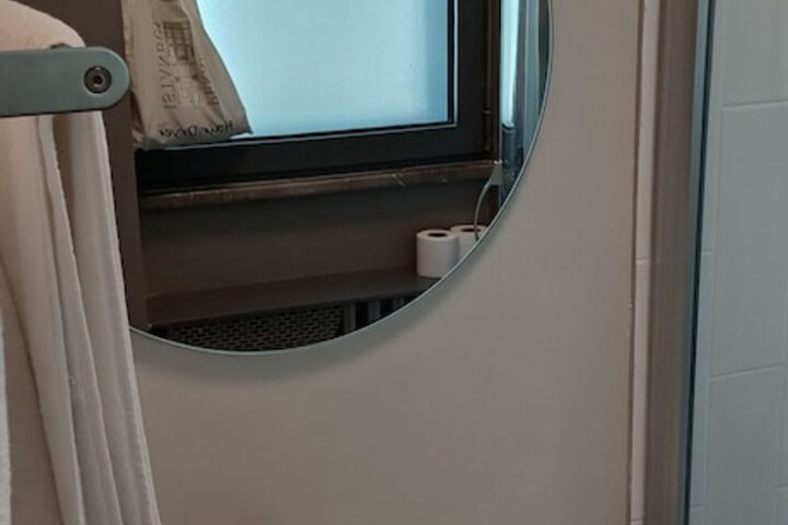Room 47 of 73
