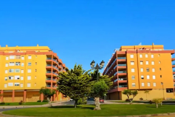 Exterior of Expoholidays-Santa Ana