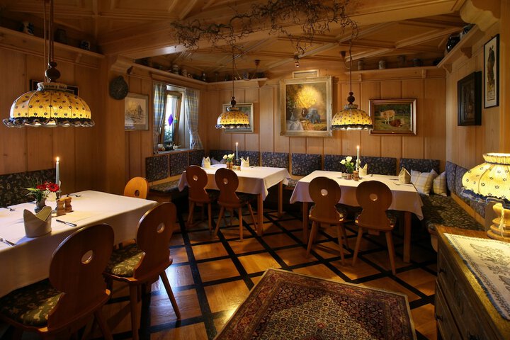 Dining 24 of 47