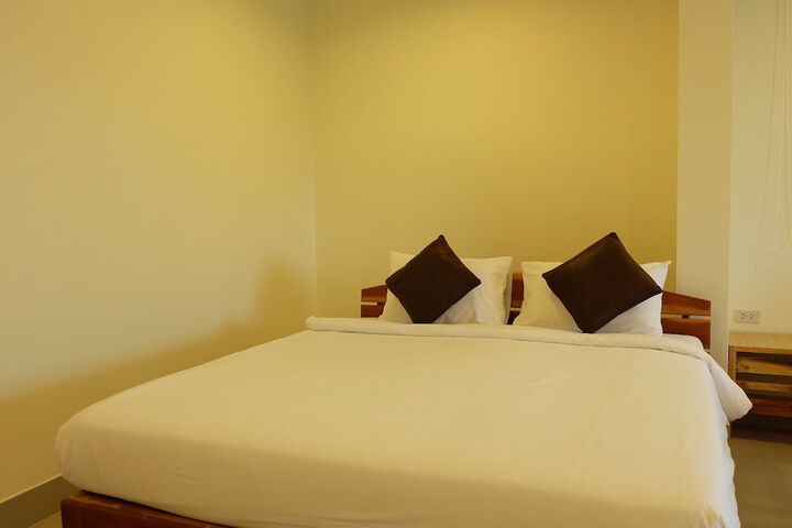 Room 8 of 23
