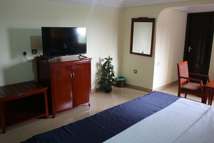 Room 3 of 47