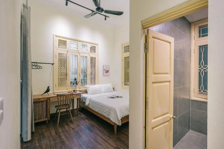 Room 5 of 63