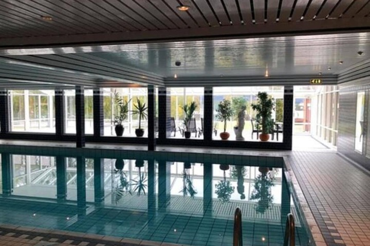 Hotel Pool