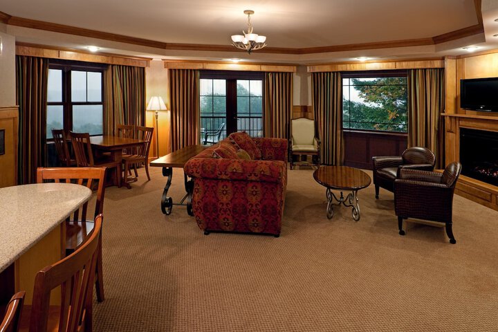 Room 6 of 94
