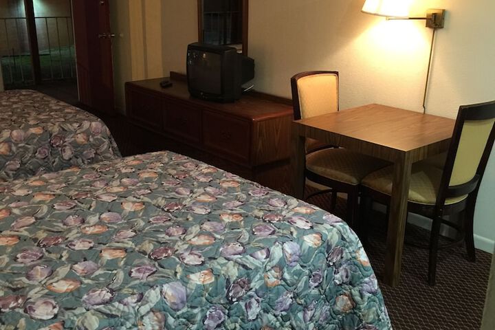 Standard | King Bed (1 of 5)