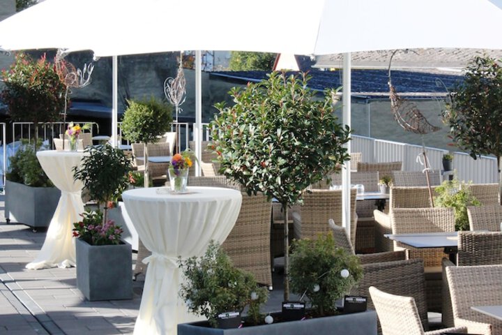 Sundeck 89 of 95