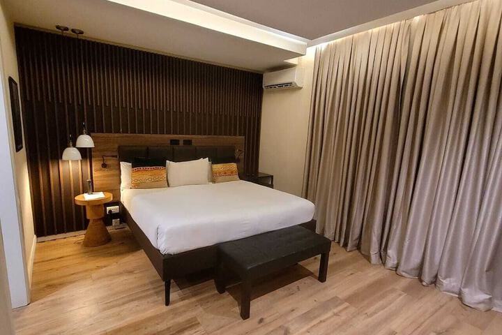 Room 2 of 11