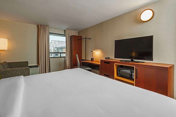 Room 13 of 53