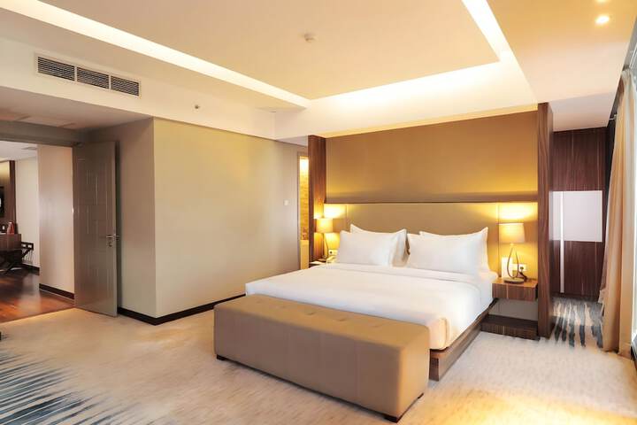Room 16 of 53