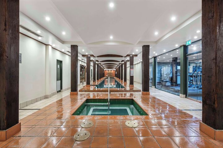 Pool 152 of 190