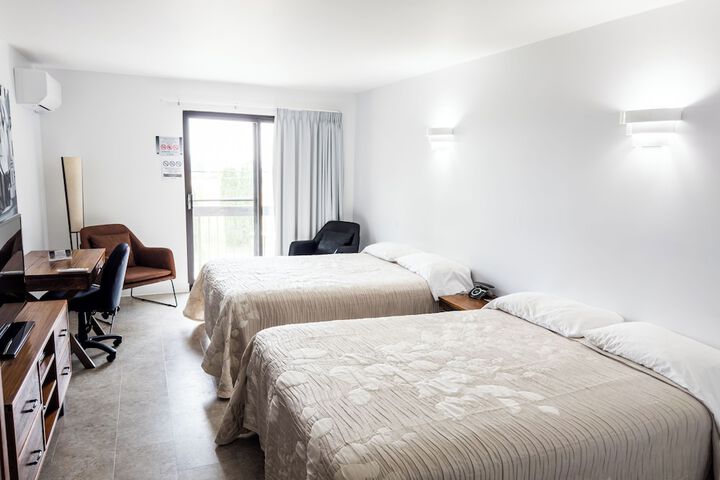 Room 18 of 80